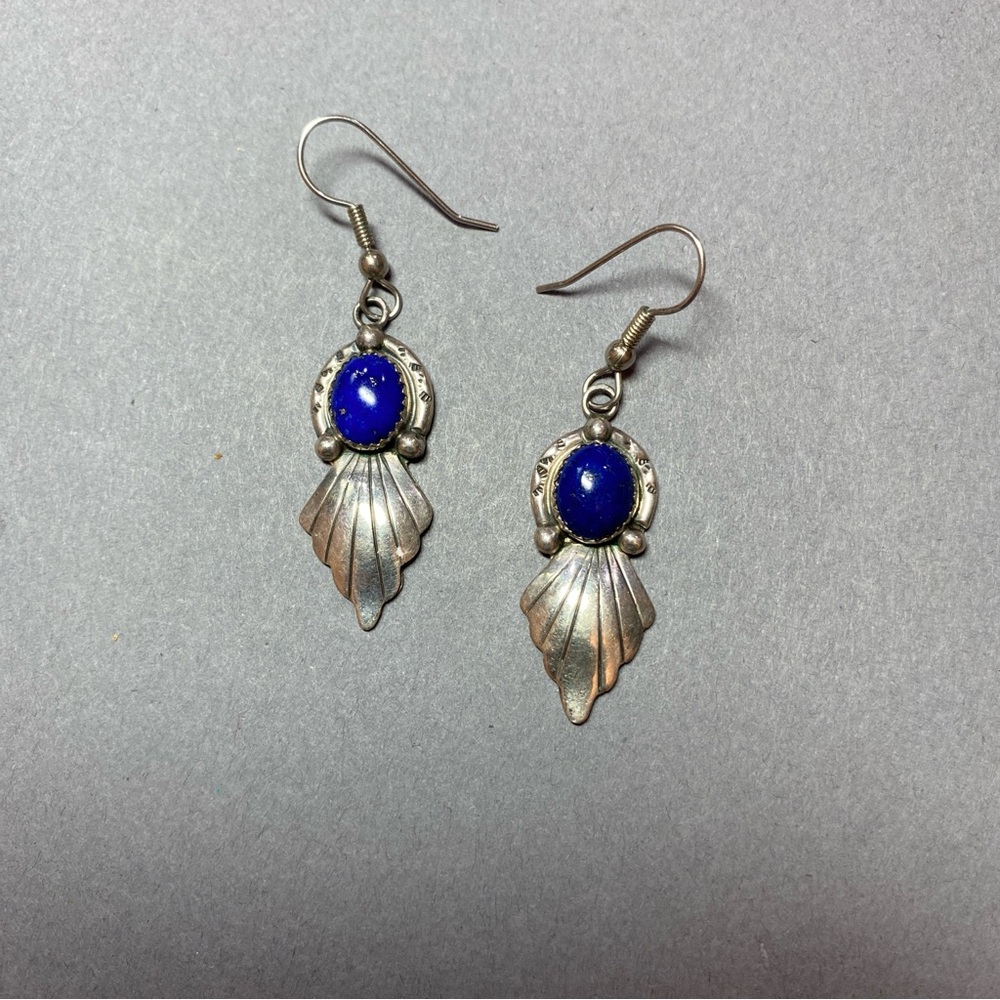 Vintage sterling silver Southwest blue lapis gemstone earrings